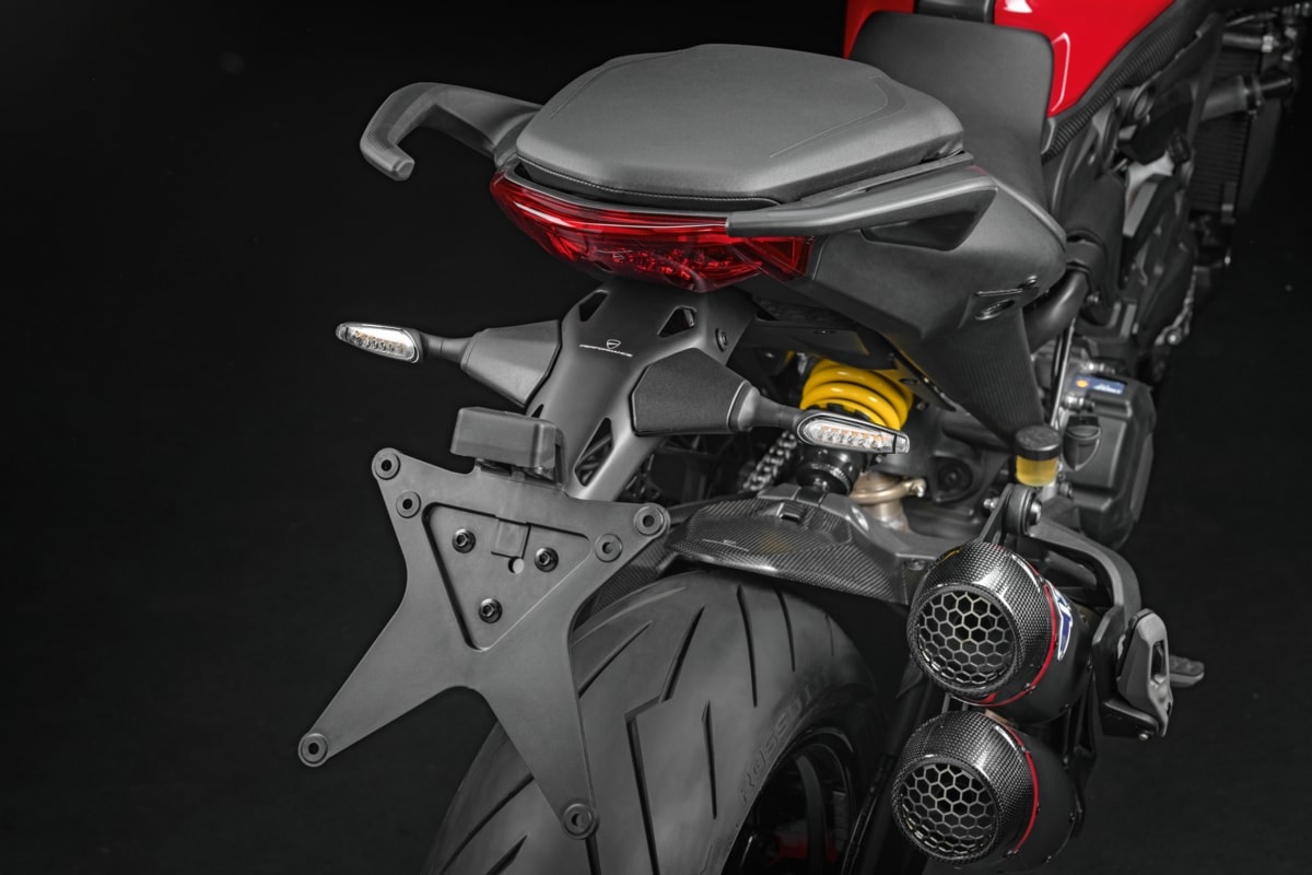 Ducati Kennzeichenhalter aus Carbon matt - Alex Bikeshop - Ducati ·  Kawasaki · Zubehör · Bekleidung kaufen