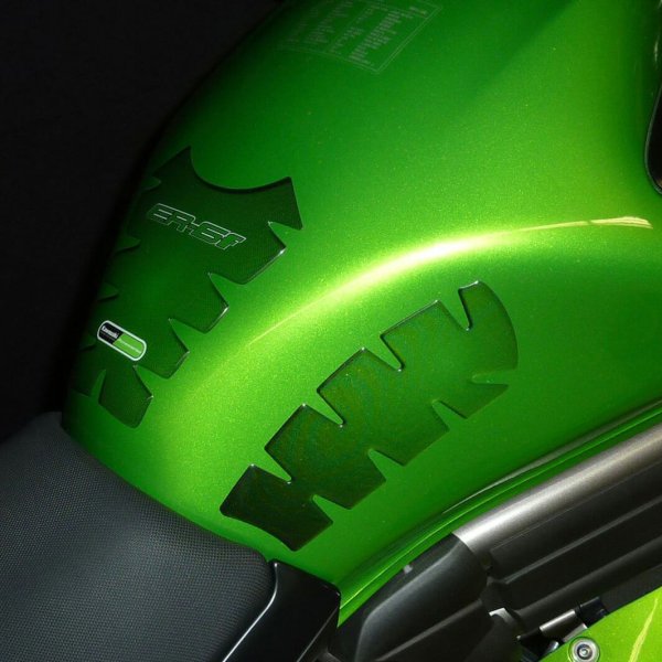 Kawasaki Knee Pads – selbstklebende Tankpads für optimalen Knieschutz